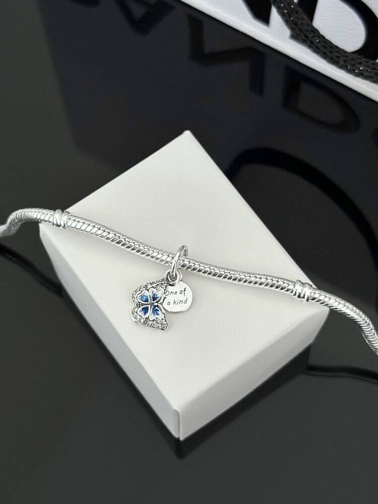 Kelebek Çift Sallantılı Charm