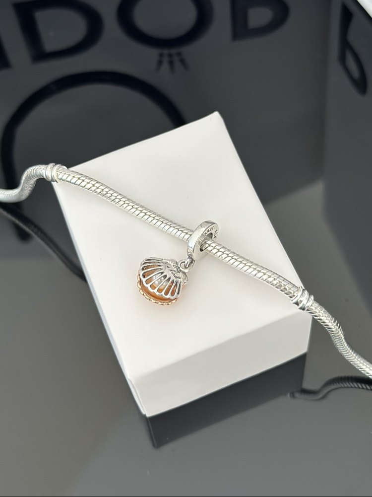 Rose Gold Deniz Kabuğu & Tatlı Su Kültür İncisi Sallantılı Charm
