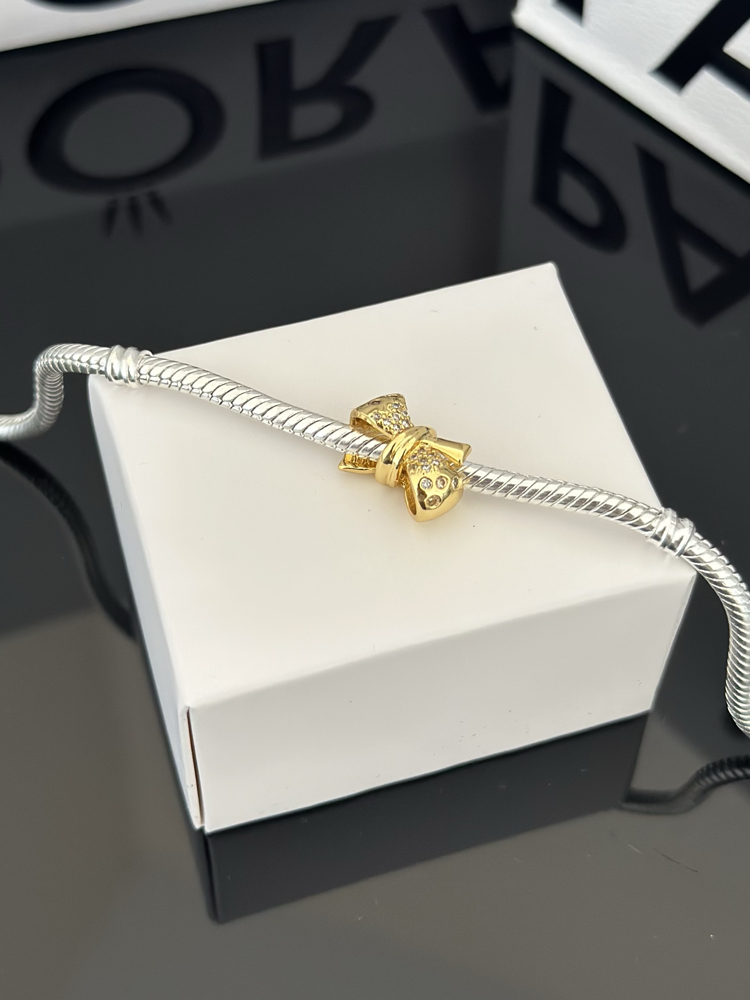 Gold Işıltılı Fiyonk Charm