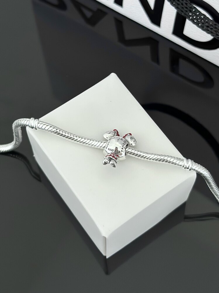 Disney, Puantiye Fiyonklu ve Elbiseli Minnie Charm