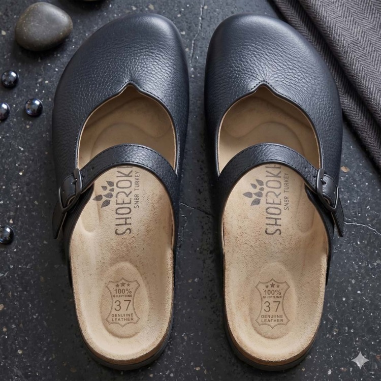 Kiki Black Slippers