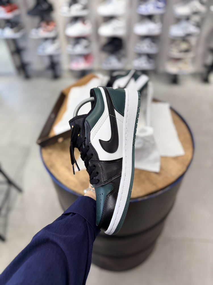 NİKE JORDAN 1 LOW