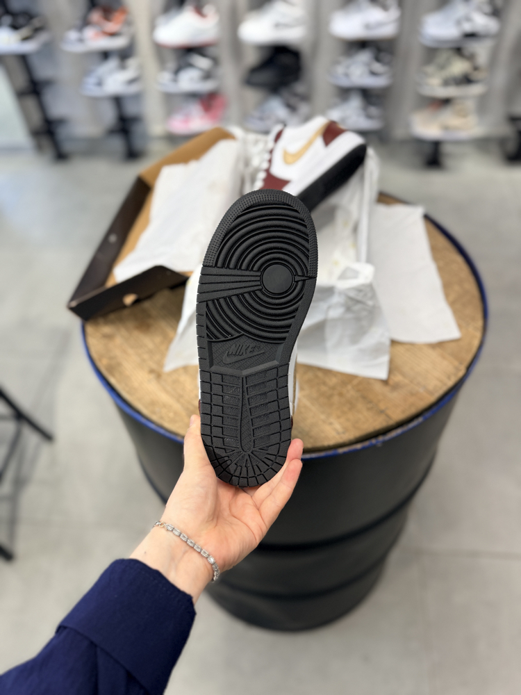 NİKE JORDAN 1 LOW