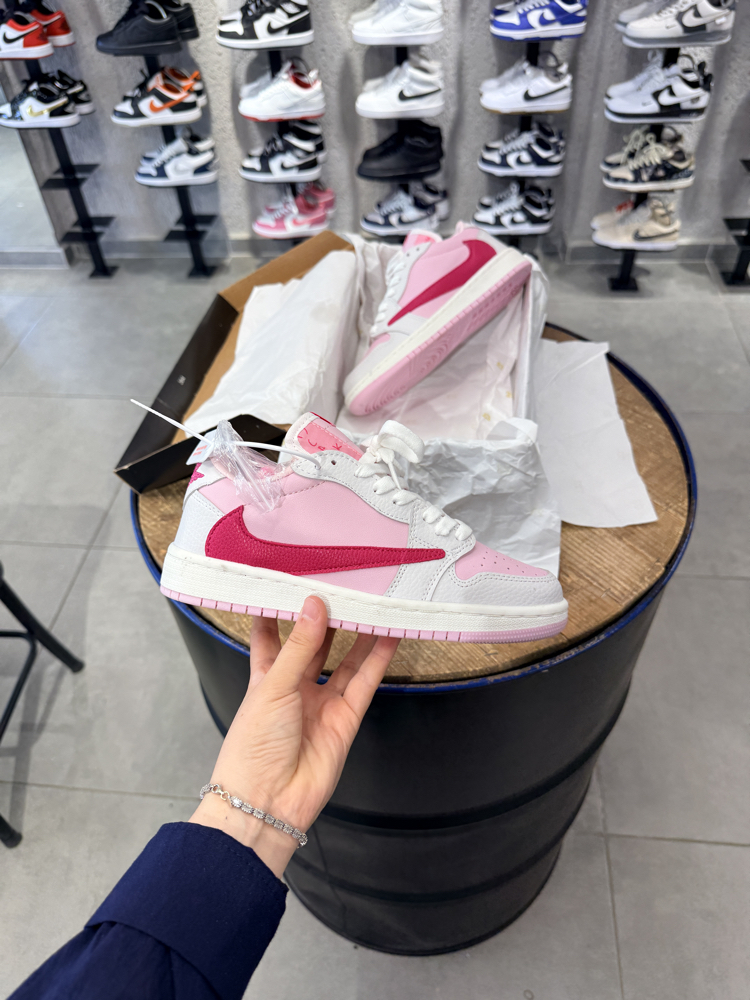 NİKE JORDAN 1 LOW