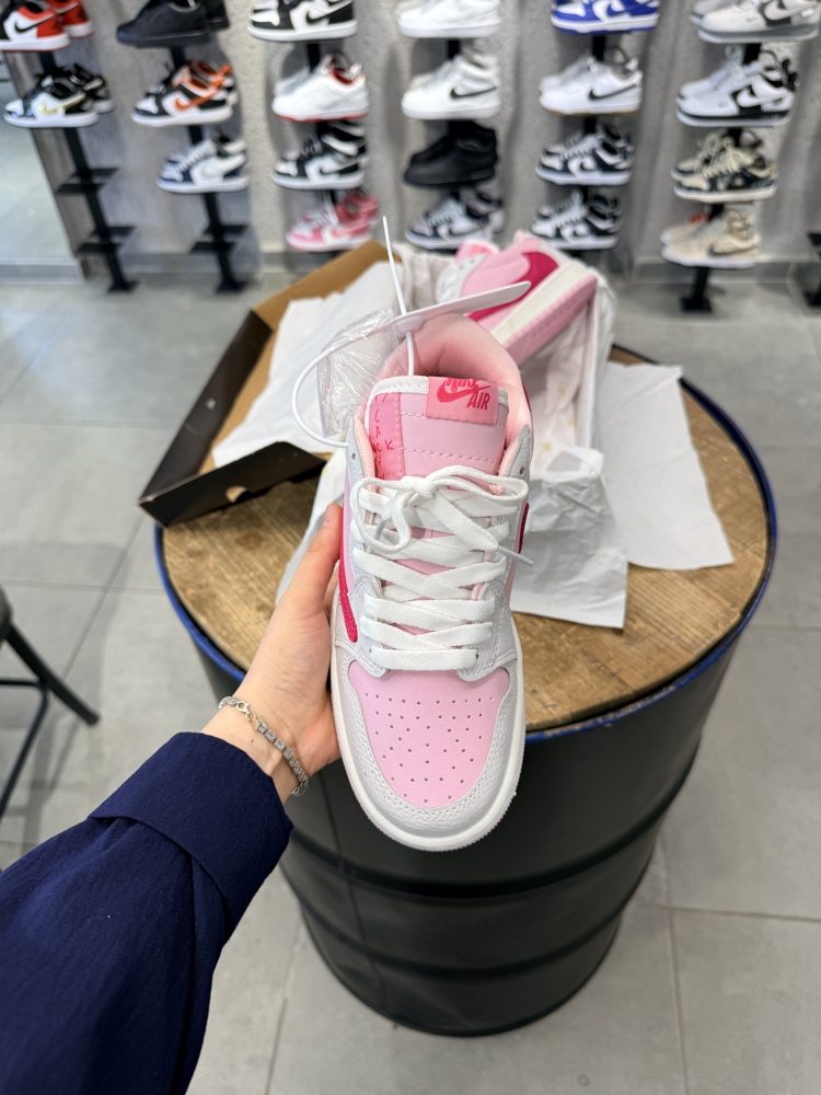 NİKE JORDAN 1 LOW
