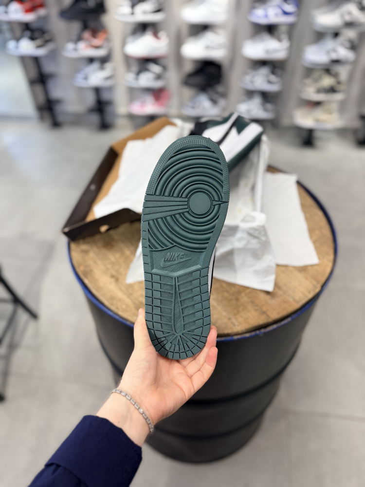 NİKE JORDAN 1 LOW