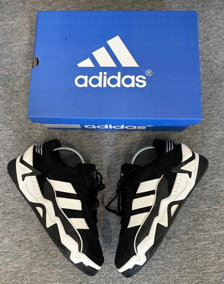 Adidas niteball