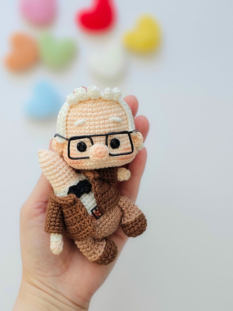 Carl Fredricksen Tarifi
