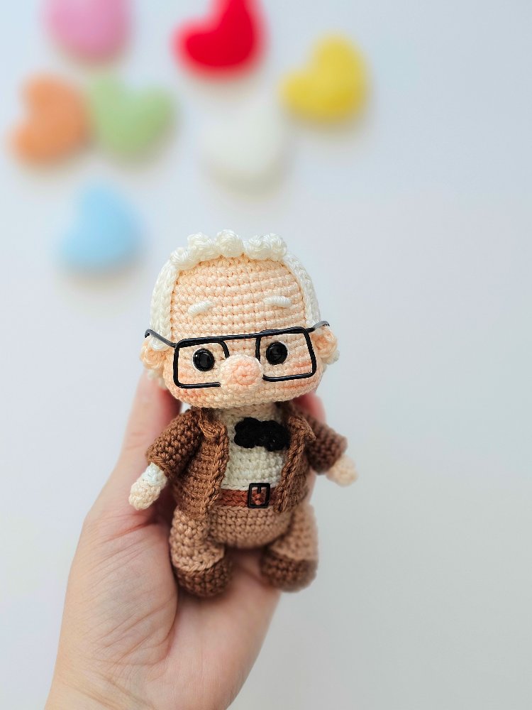 Carl Fredricksen Tarifi