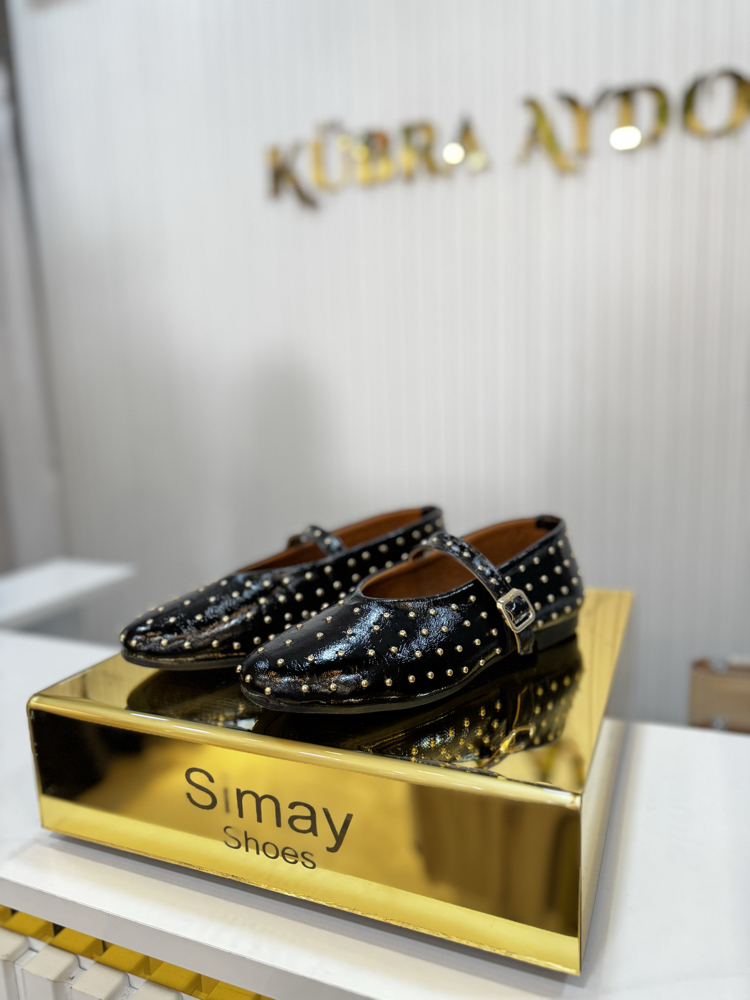 Siyaha gold zımbalı babet 