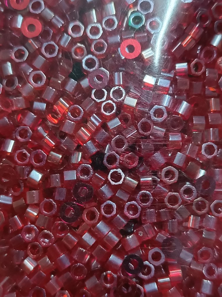 200 gr Nar Çiçeği Kırmızı Cam Boncuk 2mm 