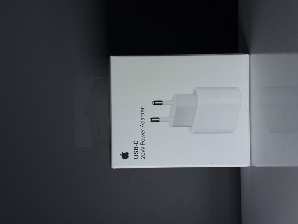 20 W USB-C Güç Adaptörü