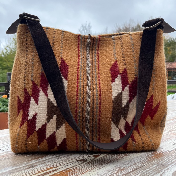 Diğer renkleri görmek için tıklayın. Hatti el dokuma yün çanta- Handwoven wool bag