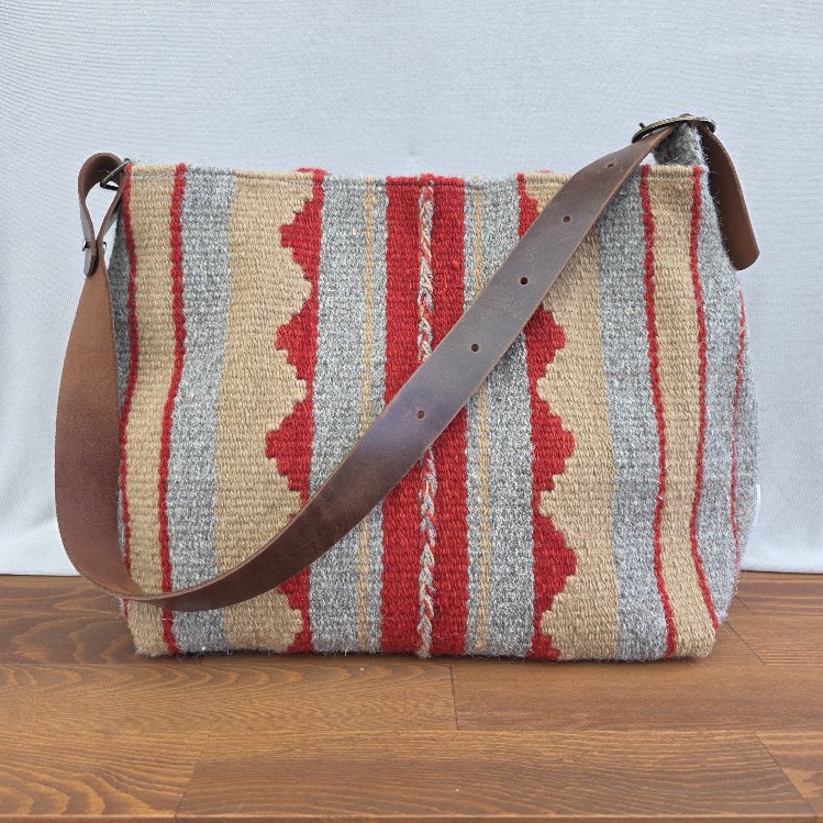 +6 renk. Basamak büyük Hatti omuz çantası / +6 colors. Steps big Hatti shoulder bag