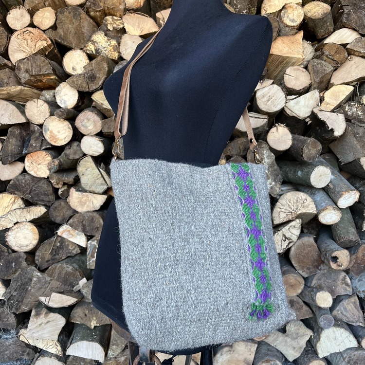 Hakiki deri saplı heybe (Shoulder bag with genuine leather strap)