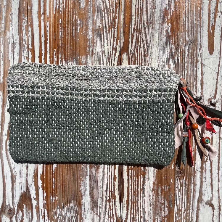 Diğer renkleri görmek için tıklayın. Elde Çul/Çaput Dokuma Çanta (Hand-woven Rag Clutch)