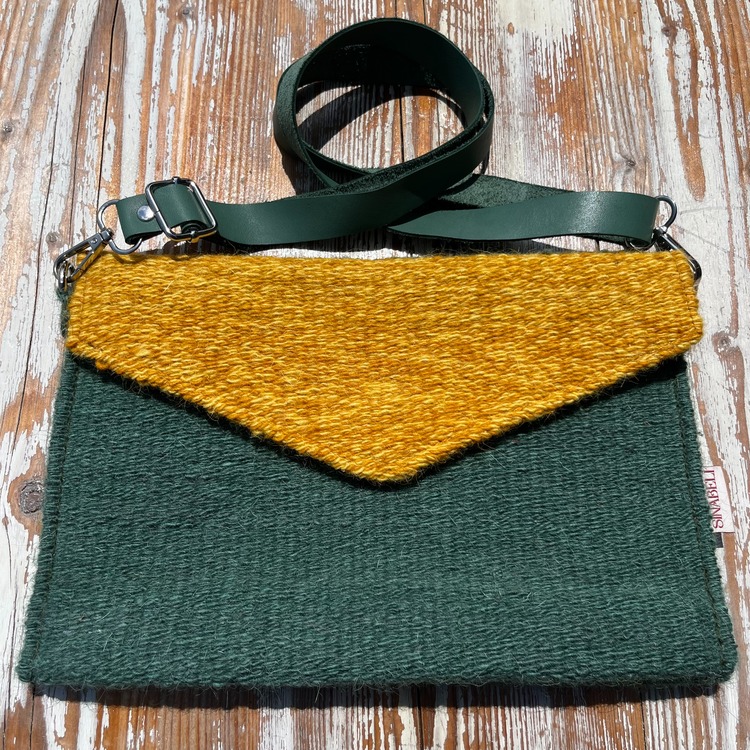 Diğer renkleri görmek için tıklayın. Zarf el dokuma yün çanta (Hand-woven Wool Handbag)