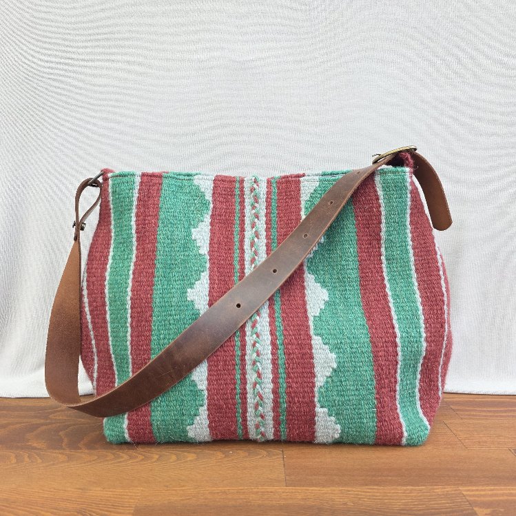 +6 renk. Basamak büyük Hatti omuz çantası / +6 colors. Steps big Hatti shoulder bag