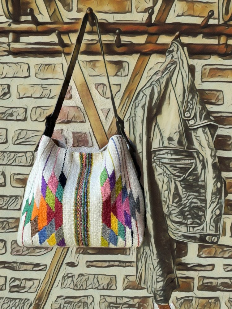 Diğer renkleri görmek için tıklayın. Hatti el dokuma yün çanta- Handwoven wool bag