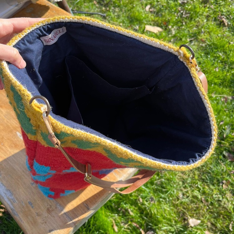 Elde Yün Dokuma Çanta Büyük Kelebek (Hand-woven Wool Handbag)