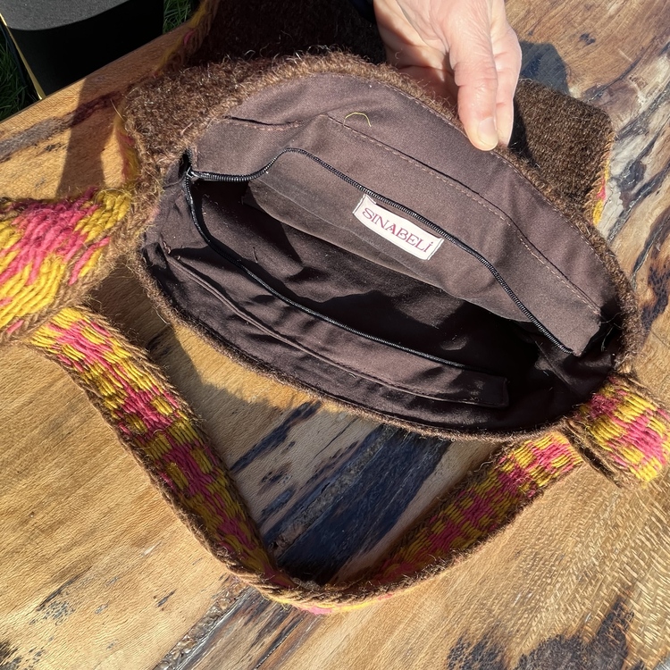 Elde Yün Dokuma Çanta (Hand-woven Wool Handbag)