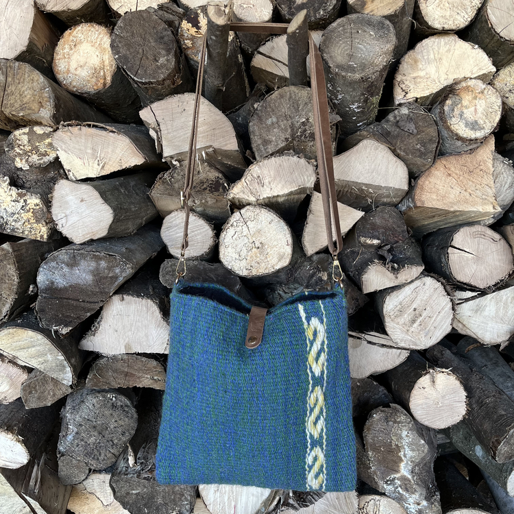 Hakiki deri saplı heybe (Shoulder bag with genuine leather strap)