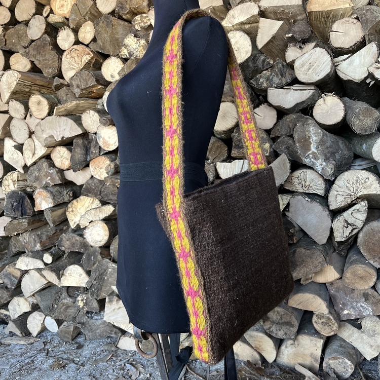 Elde Yün Dokuma Çanta (Hand-woven Wool Handbag)