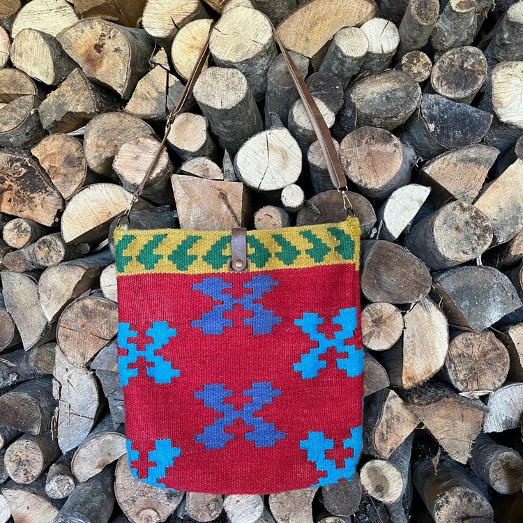 Elde Yün Dokuma Çanta Büyük Kelebek (Hand-woven Wool Handbag)