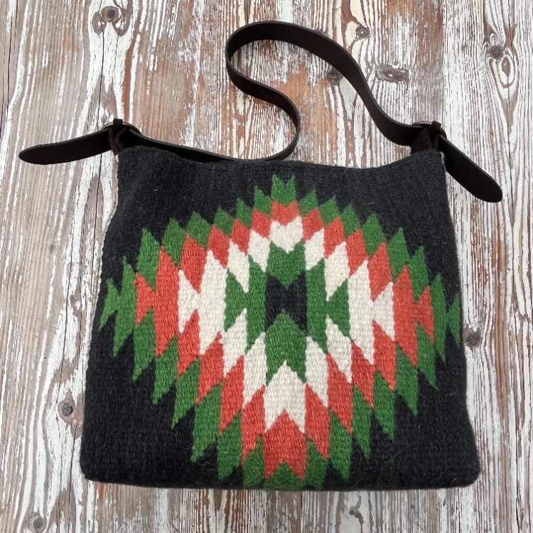 Diğer renkleri görmek için tıklayın. Hatti el dokuma yün çanta- Handwoven wool bag