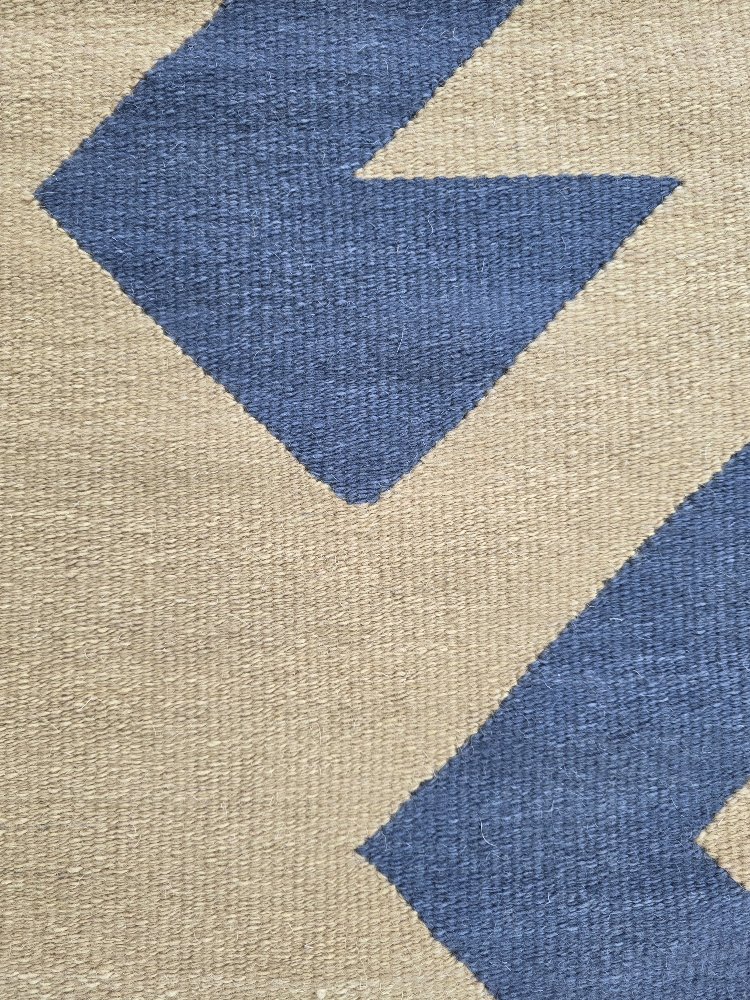 Eli Belinde El Dokuma Yün Kilim (Hand-on-hips Hand-woven Wool Kilim Rug)