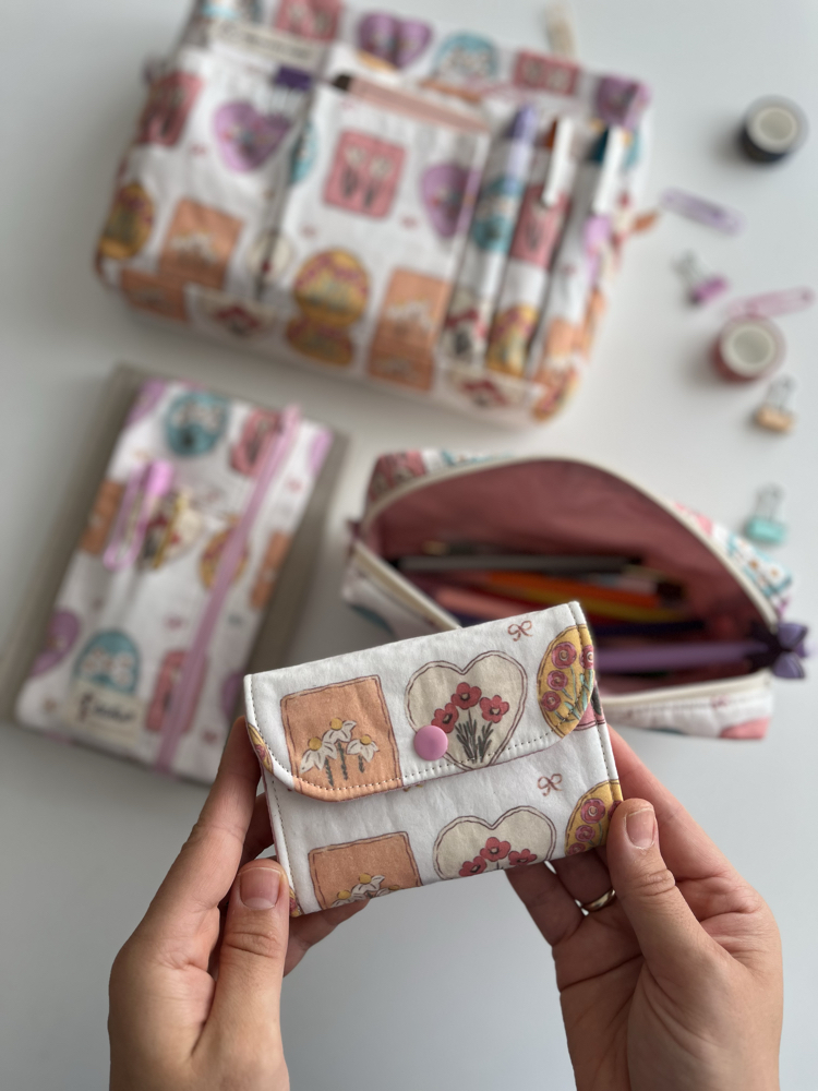 Çerçevede çiçekler Organizer çanta