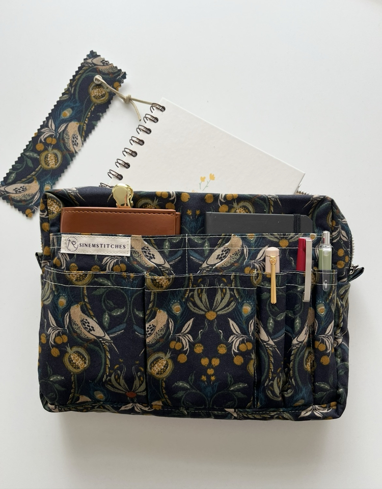 Kuş desenli organizer çanta