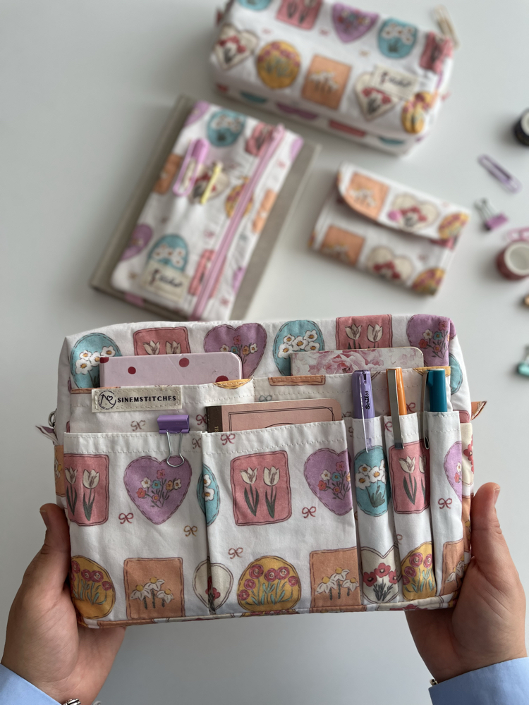 Çerçevede çiçekler Organizer çanta
