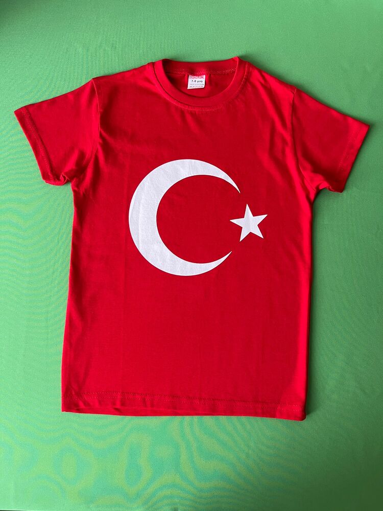 Bayraklı Tişört (7-8 Yaş)