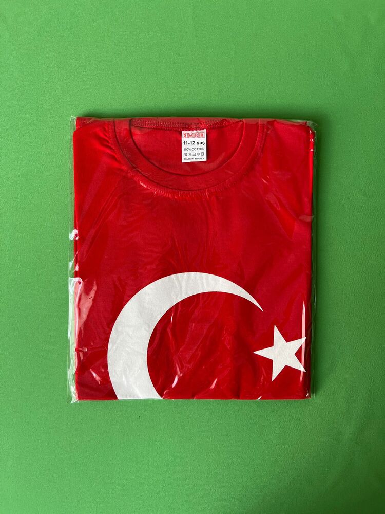 Bayraklı Tişört (11-12 Yaş)