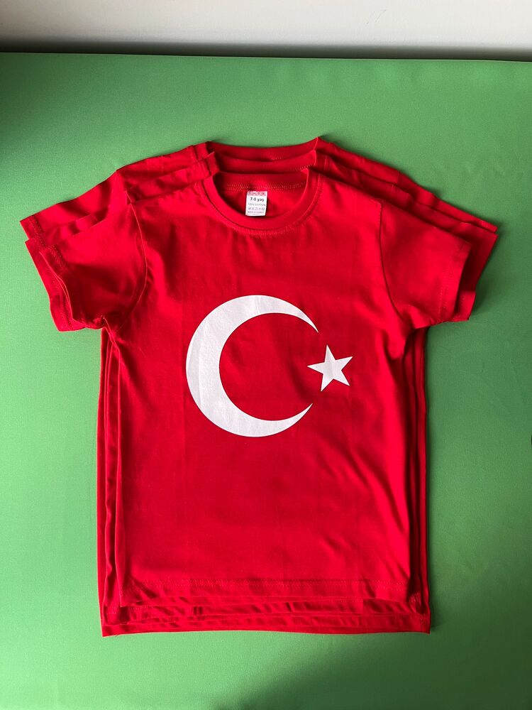Bayraklı Tişört (7-8 Yaş)