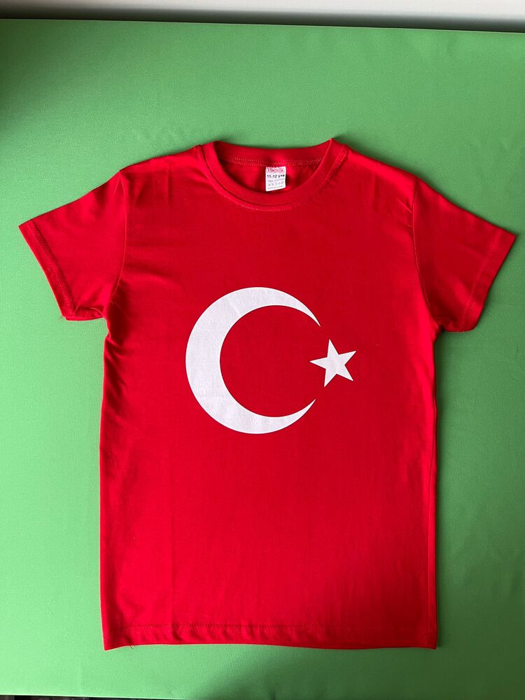 Bayraklı Tişört (11-12 Yaş)
