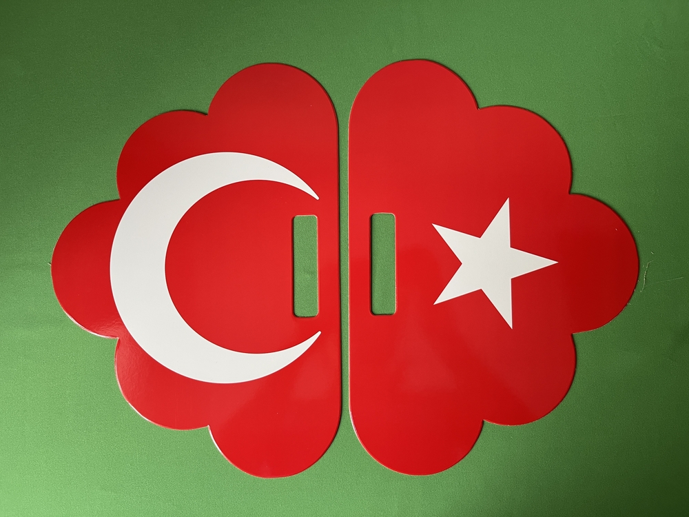 Çiçekli Bayrak