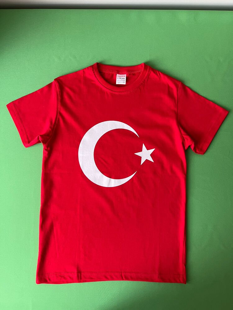 Bayraklı Tişört (9-10 Yaş)
