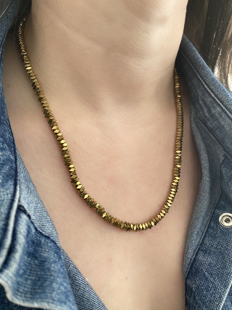 Gold Taş Detaylı Kolye