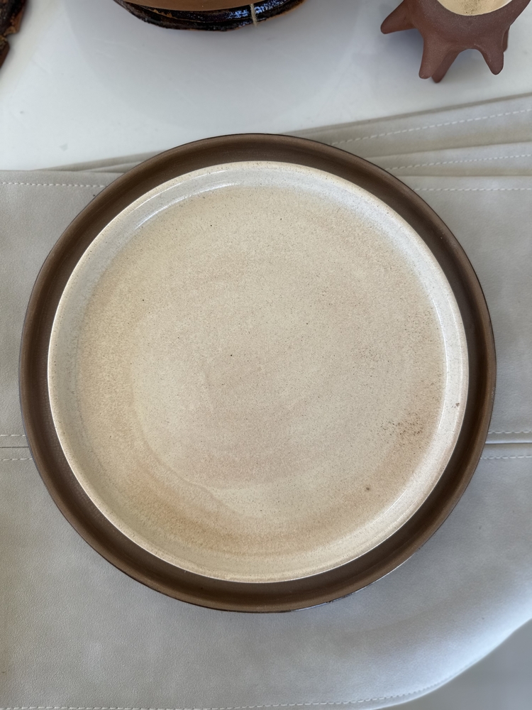 Krem Dik Kenarlı Tabak 24 cm
