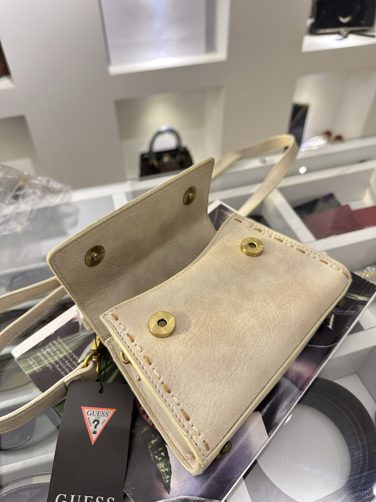 Guess NEW
