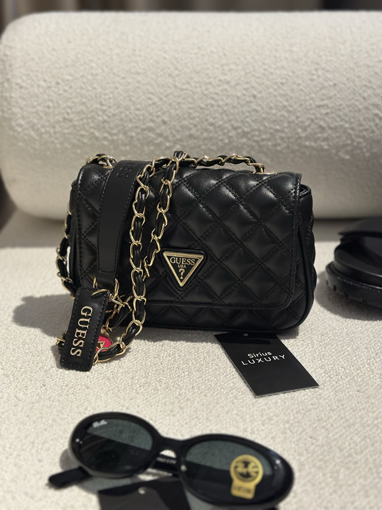 Guess kapitone moon