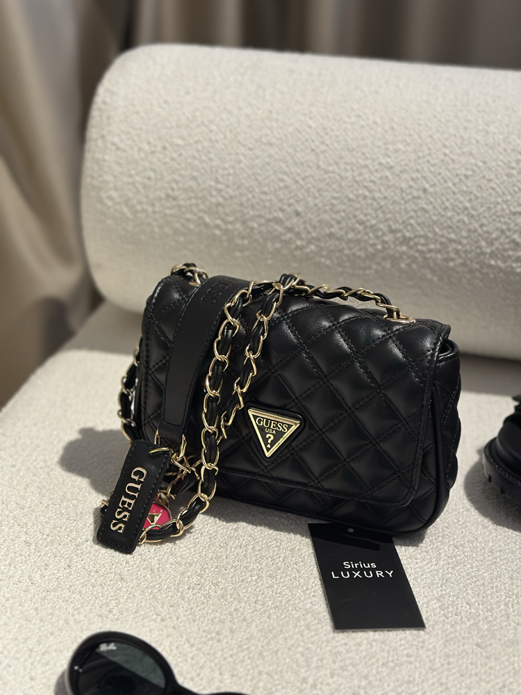 Guess kapitone moon