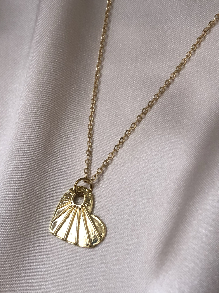 Gold kalp kolye