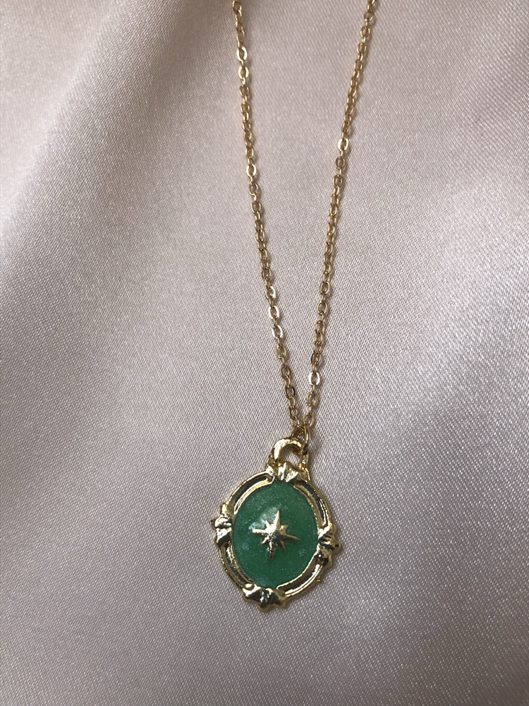 Yeşil gold kolye