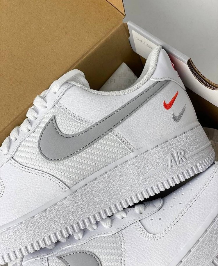 Nike Air Force Double Swoosh