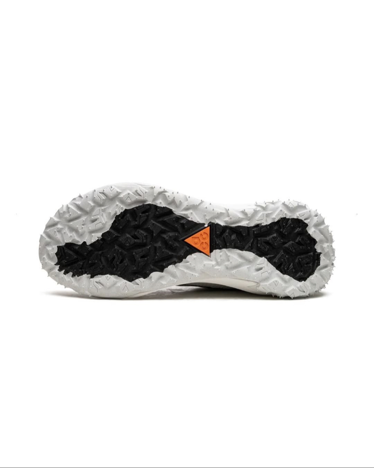Nike ACG Mountain Fly 2 Low “White / Orange”