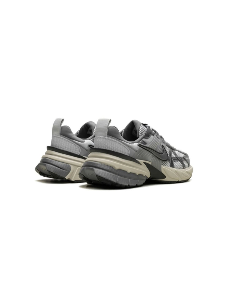 Nike V2K Run 