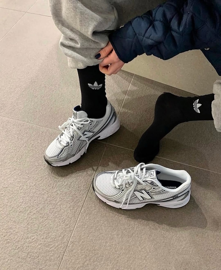 New Balance 740 Navy White